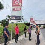 Lailatul Badri Desak Satpol PP Medan Bongkar Reklame Mini Bilboard di Jl Letda Sujono
