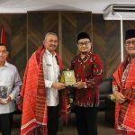 Pj Sekdaprov Sumut Sulaiman Harahap Hadiri Bedah Buku Biografi RE Nainggolan