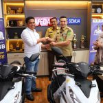 Bapenda Medan Serahkan 2 Unit Sepeda Motor Hadiah Semarak Bayar Pajak 2025