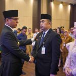 Lantik Erfin Fahrurrazi sebagai Penjabat Sekda Pemko Medan, Rico Waas Minta Percepat Kinerja OPD Sesuai Ketentuan