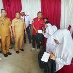 LPM Sei Agul Bagikan 50 Tas dan Perlengkapan Sekolah